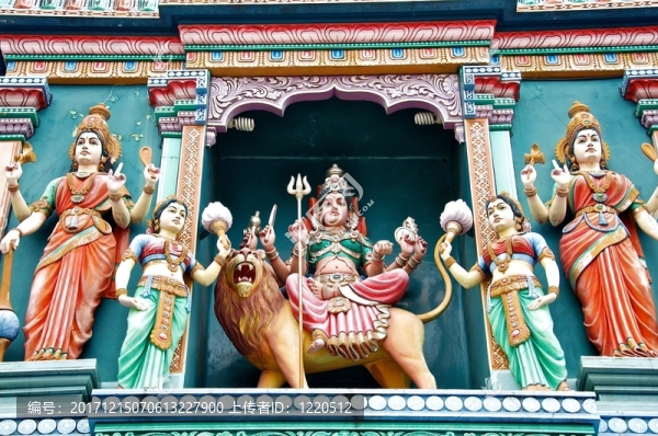 在sri,vadapathira,kaliamman寺廟外面