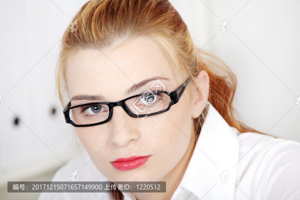 女人