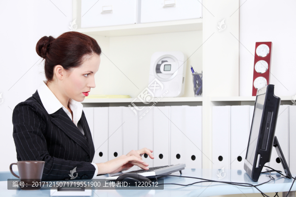 女人