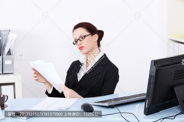 女人