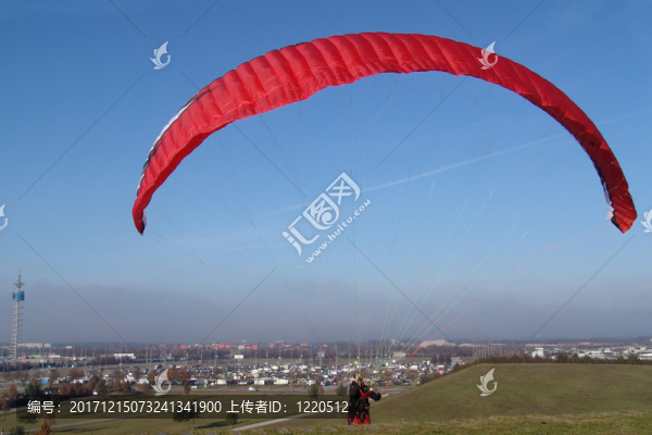 在riemer公園的glitschirmfliegen