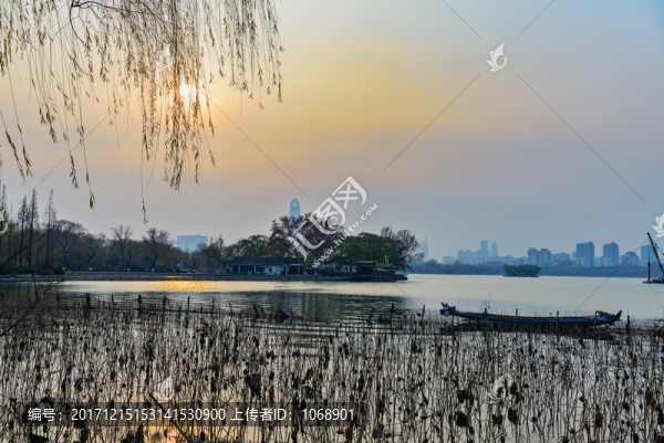 大明湖風(fēng)光