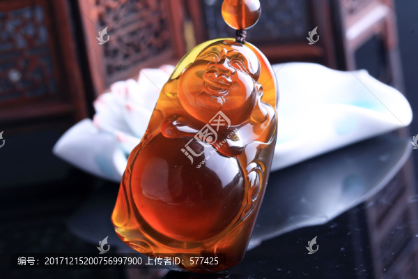 血珀彌勒佛