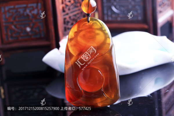 血珀彌勒佛