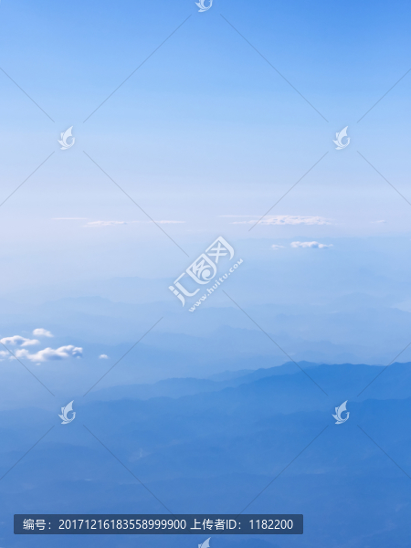 航拍山脈