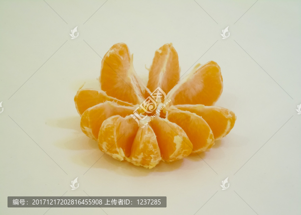 剝皮時(shí)令水果橘子瓣攝影圖片