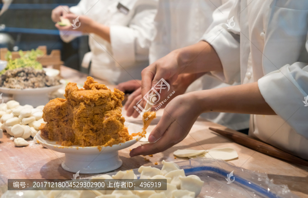 包餃子