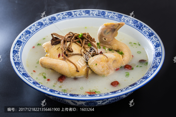 茶樹菇燉雞