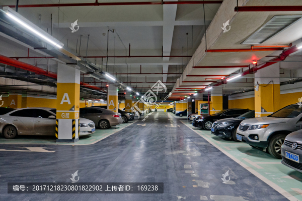 地下停車場