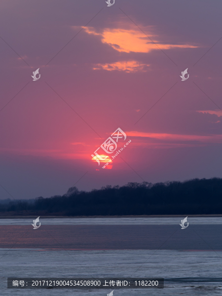 夕陽下的黑龍江
