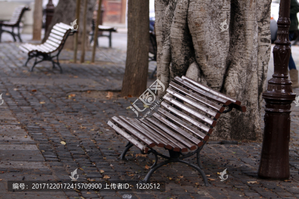 公園長(zhǎng)椅在廣場(chǎng)del,adelantado