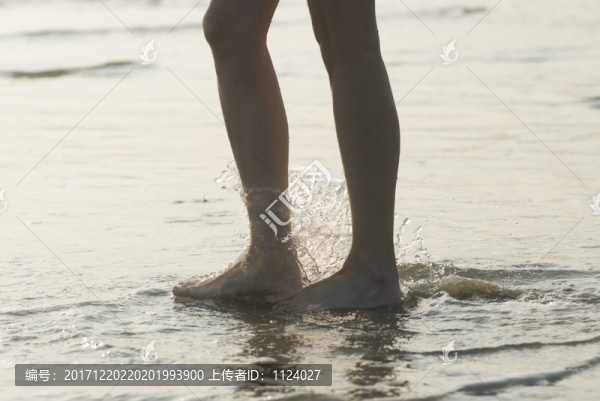 海邊的女人腿