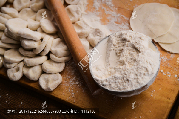 包餃子
