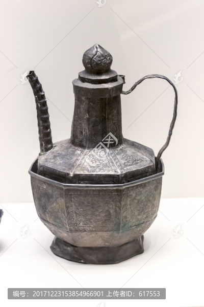 八棱鏨花銀注子