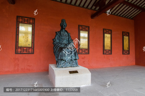 海南崖城學(xué)宮,冼夫人銅像