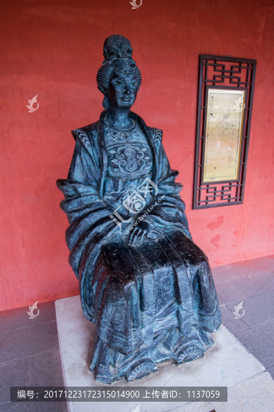 海南崖城學宮,冼夫人銅像