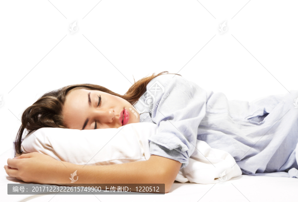 睡在睡衣美麗的女人