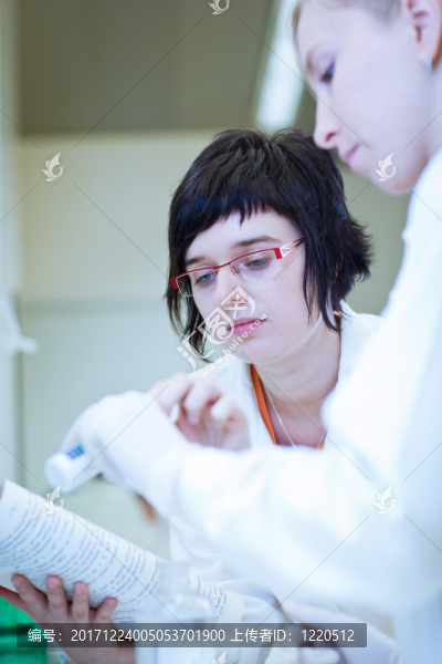 女人
