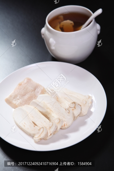 松茸燉響螺