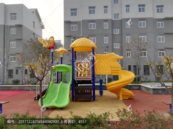 滑滑梯