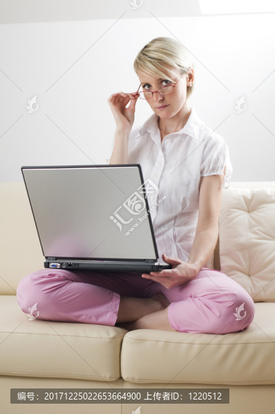 女人