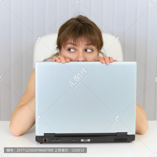 女人