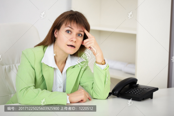 女人