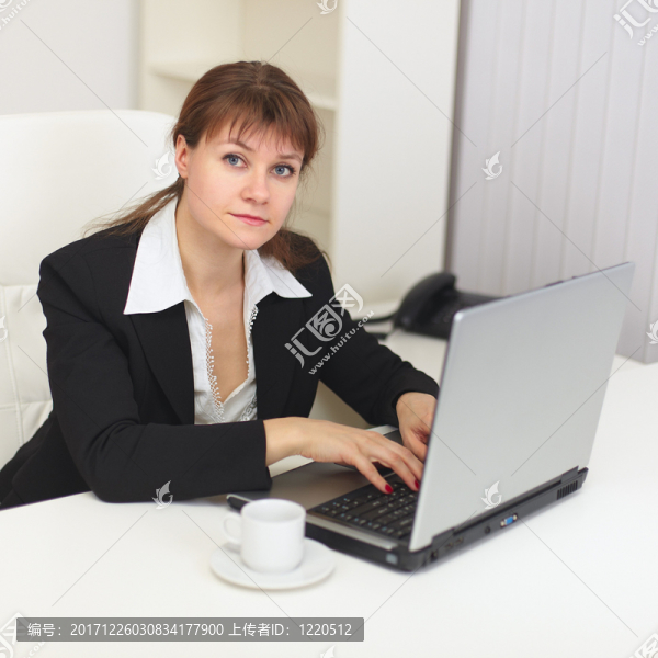 女人