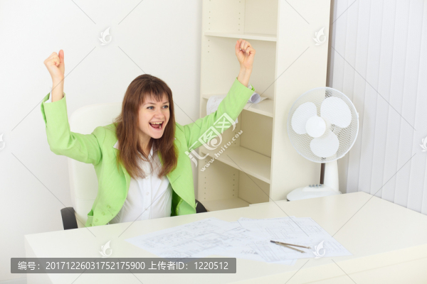 女人