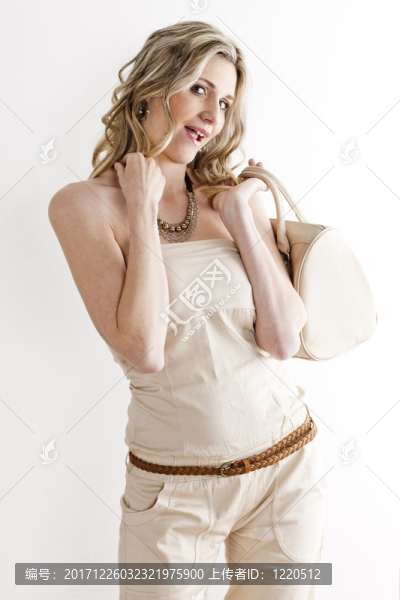 女人