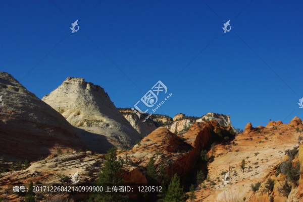 小山