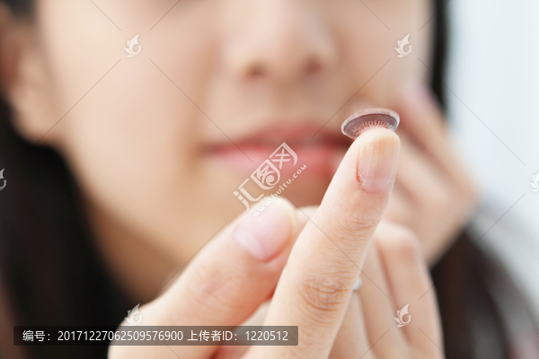 女人