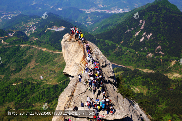 俯拍湖北麻城龜山