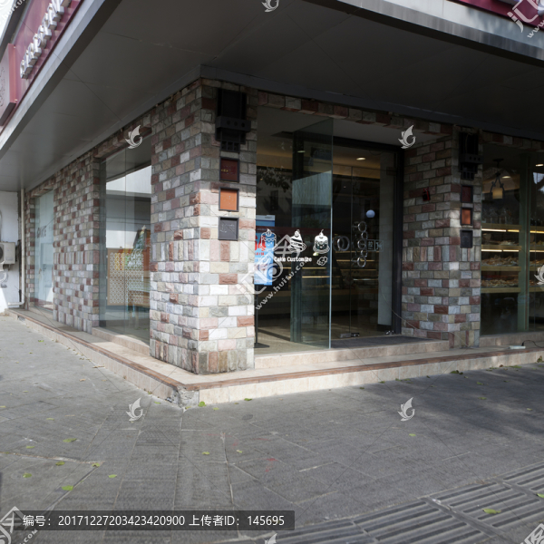 店鋪墻角