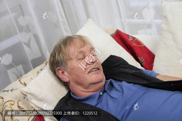 在沙發(fā)上閱讀的最佳人選