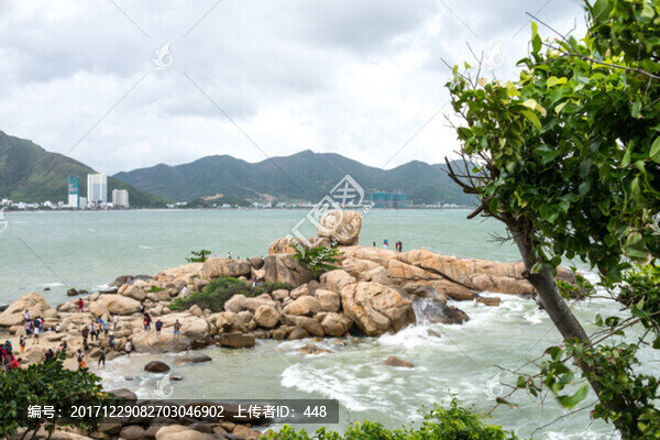 越南芽莊五指巖,鐘嶼石岬角
