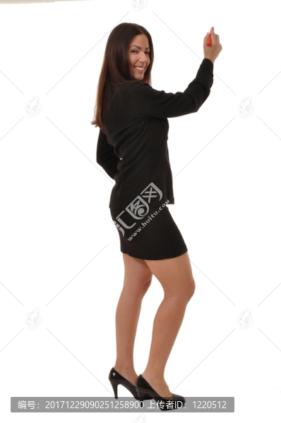 裙子的女人用鋼筆寫