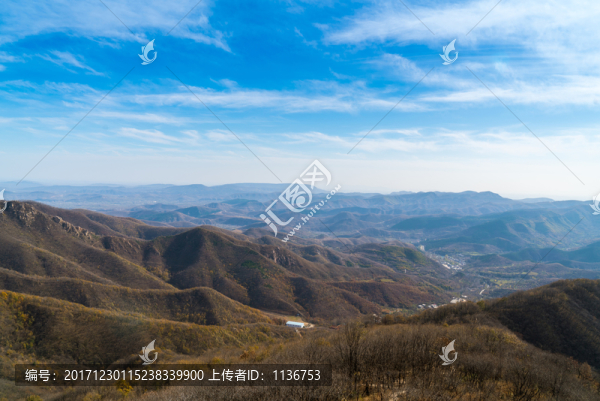 群山連綿