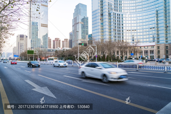 青島市中心香港路街景