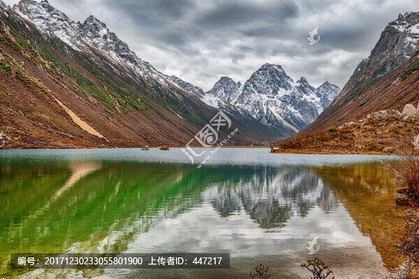 四川德格雀兒山