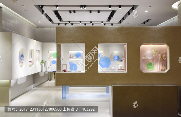 珠寶店的展示櫥窗