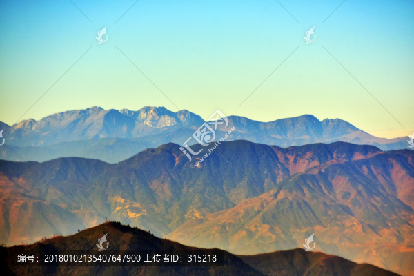 山巒疊嶂