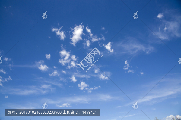 輕紗飄揚(yáng)在藍(lán)天