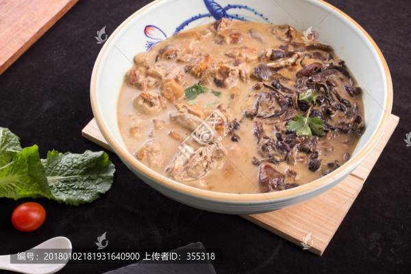 土雞燉蘑菇,土雞湯,燉土雞