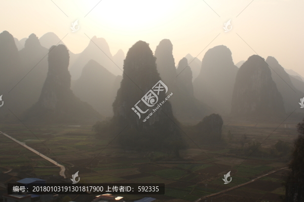 奇峰
