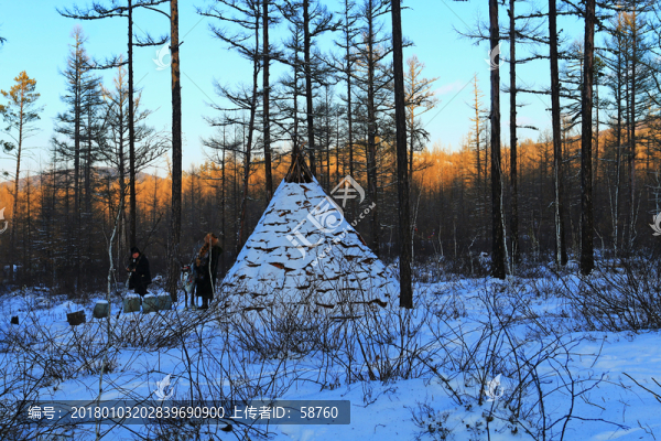 獵民在冬營地居住的撮羅子