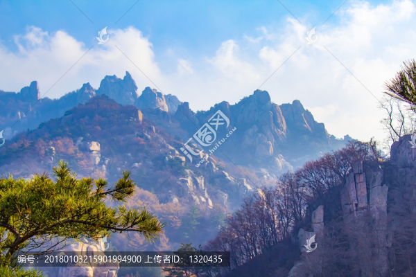山頂巖石