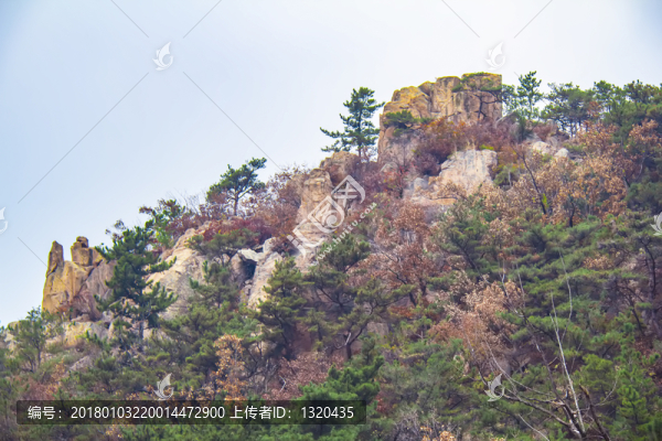 山頂巖石