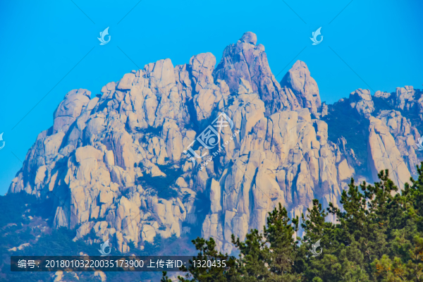 山頂巖石