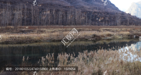 小河